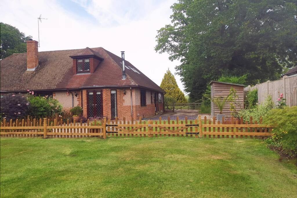 Ashwood Holiday Cottage. Ashford  Esterno foto